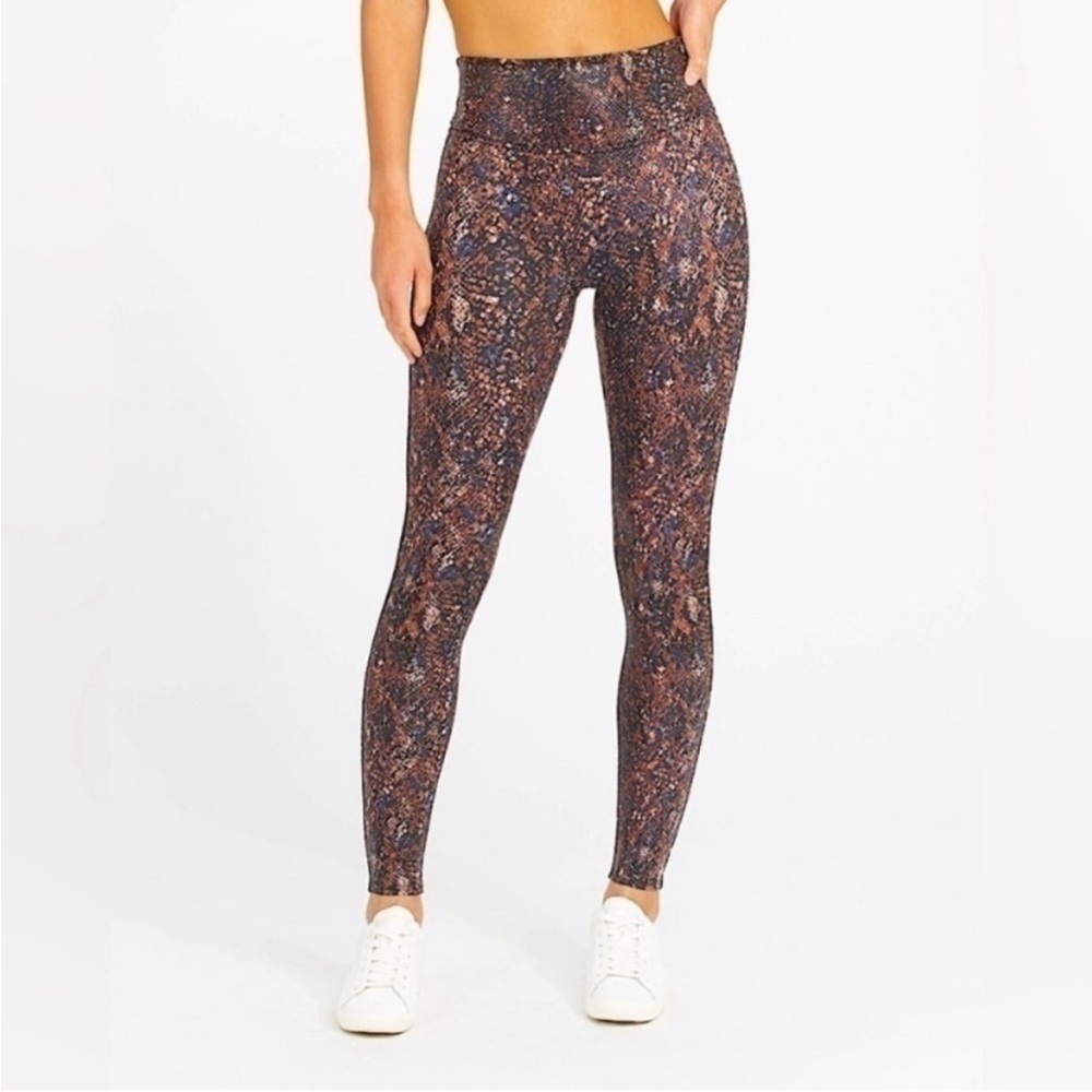 Spanx Faux Leather Snake Shine Legging Size Medium